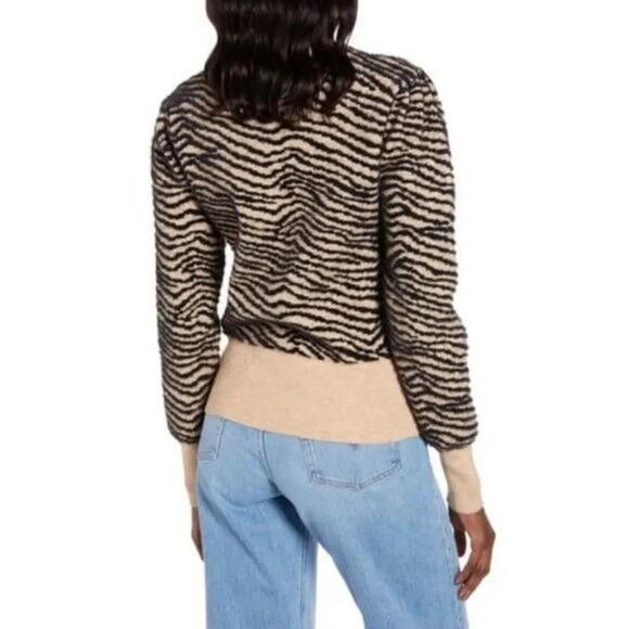 ASTR The Label Tiger Striped Fuzzy V-Neck Sweater Size Large Black Beige Animal - Picture 2 of 9